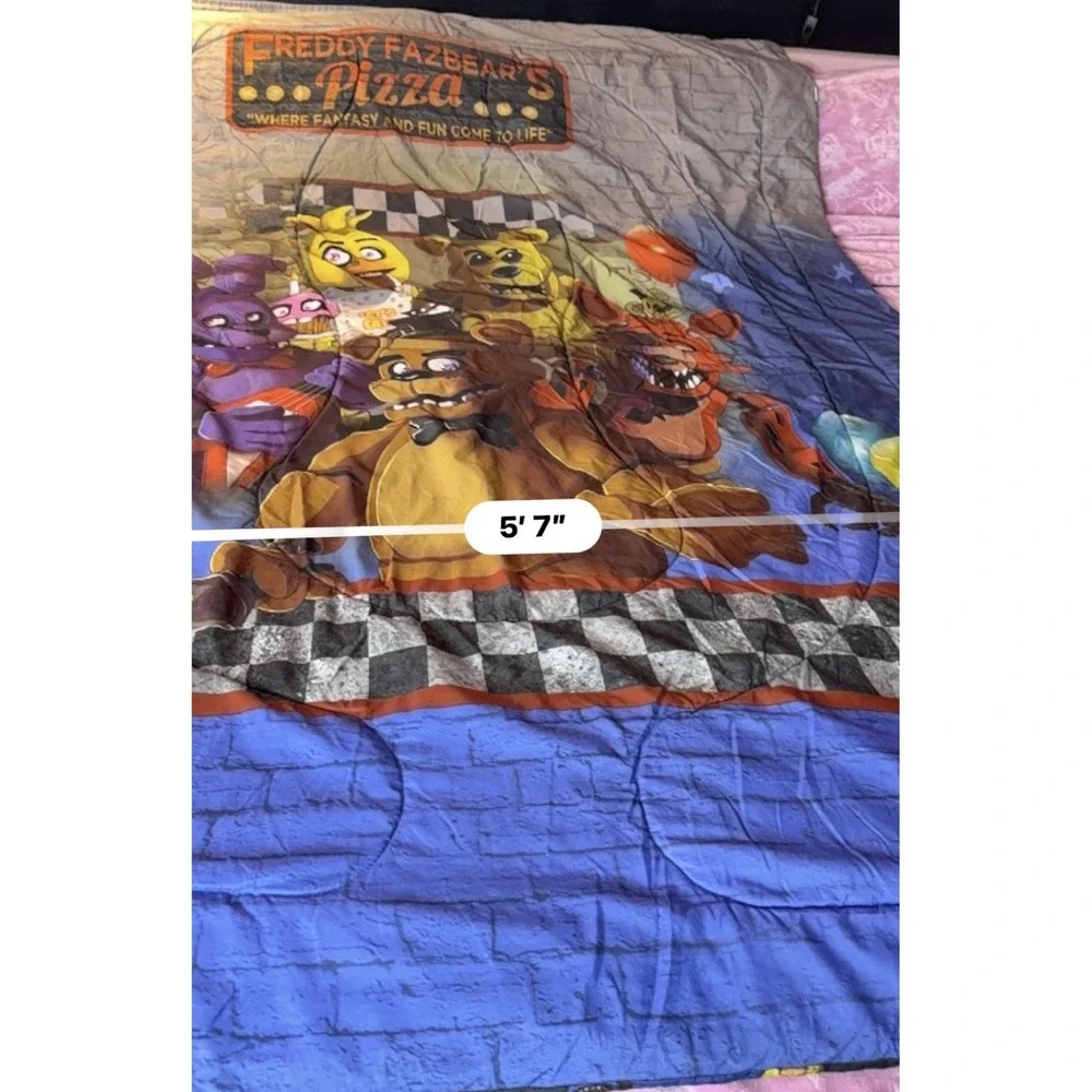 Five Nights at Freddy's Reversible Twin Comforter Bed 64x86
